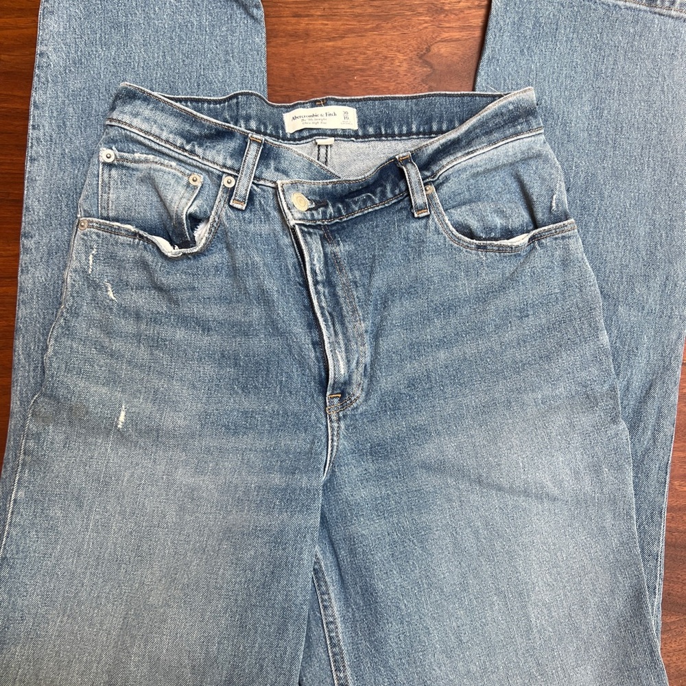 Abercrombie & Fitch The 90 Straight Ultra High Rise- Curve Love (Long)
